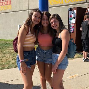 Meet your Posher, Alexis